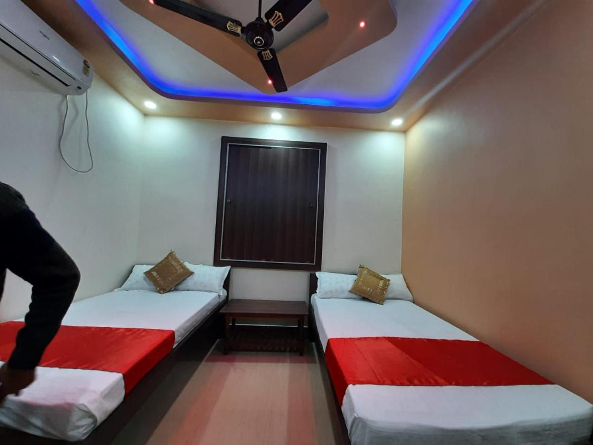 גאיה Hotel Shakuntla Palace - 400 Meters Away From Vishnu Pad Temple 7 Mins Walk מראה חיצוני תמונה