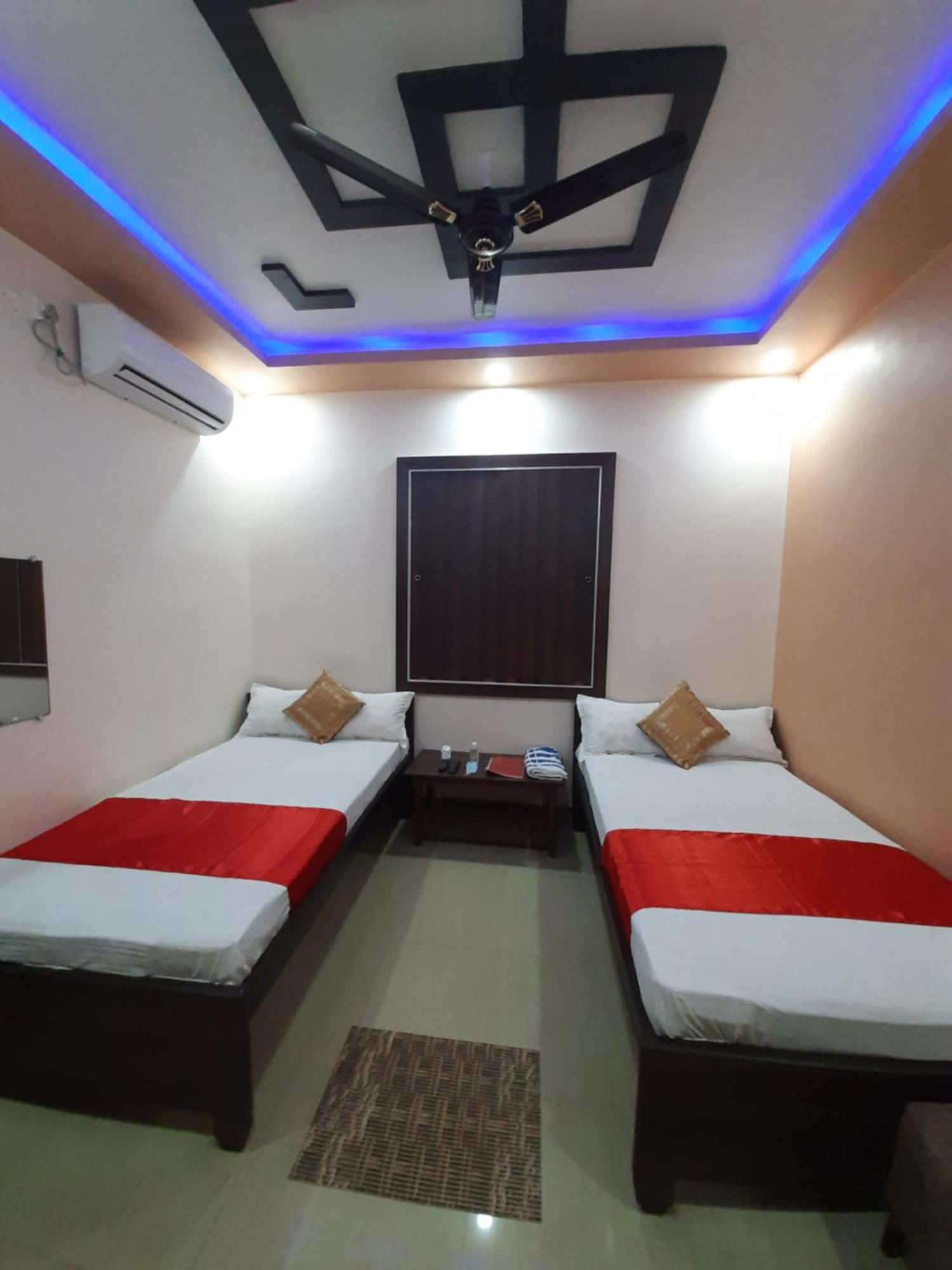 גאיה Hotel Shakuntla Palace - 400 Meters Away From Vishnu Pad Temple 7 Mins Walk מראה חיצוני תמונה