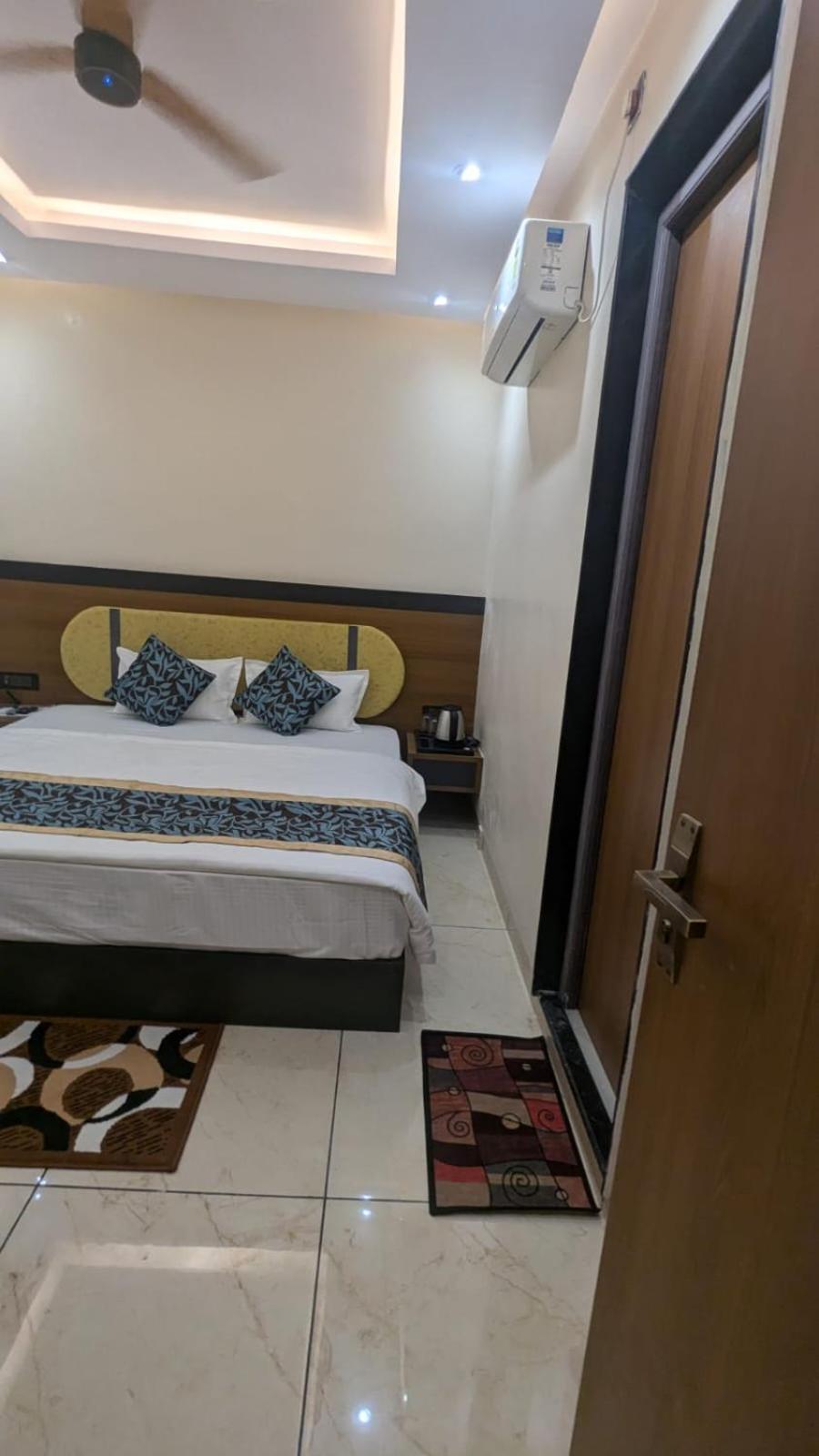 גאיה Hotel Shakuntla Palace - 400 Meters Away From Vishnu Pad Temple 7 Mins Walk מראה חיצוני תמונה