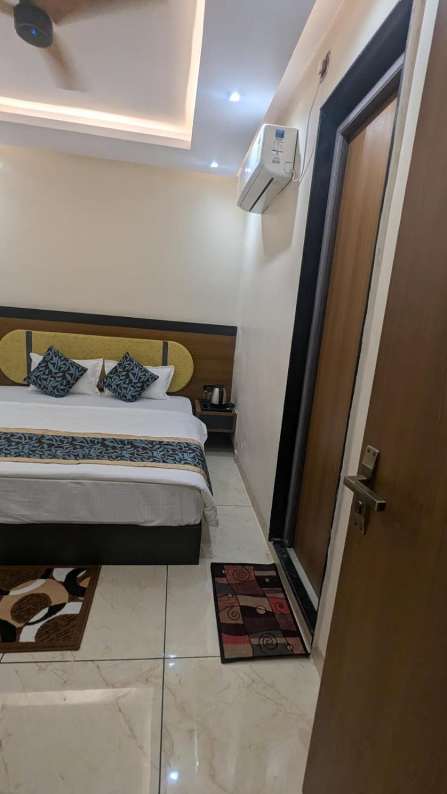 גאיה Hotel Shakuntla Palace - 400 Meters Away From Vishnu Pad Temple 7 Mins Walk מראה חיצוני תמונה