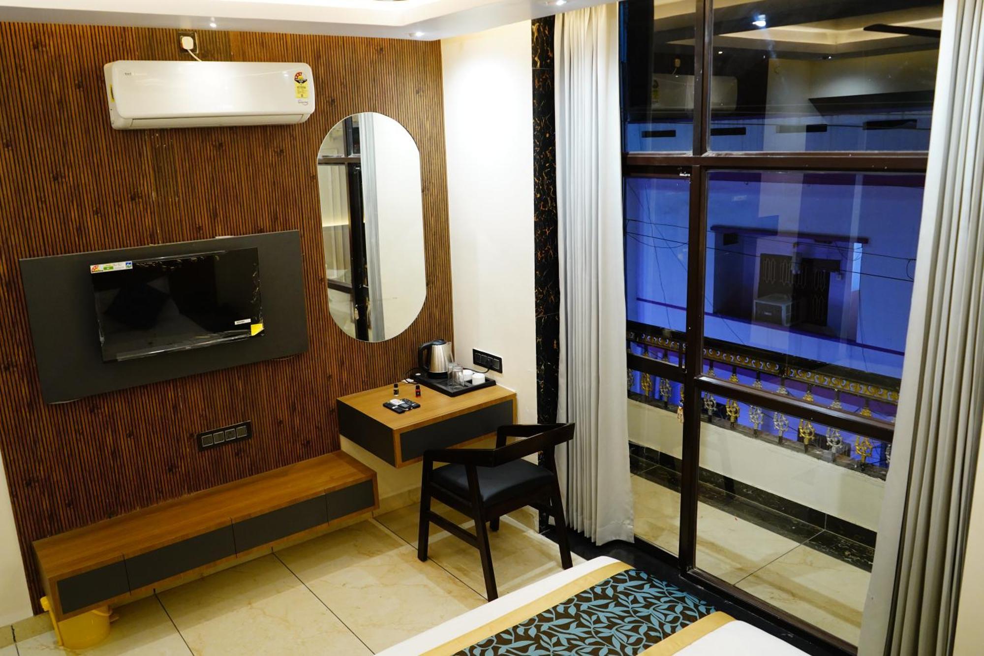 גאיה Hotel Shakuntla Palace - 400 Meters Away From Vishnu Pad Temple 7 Mins Walk מראה חיצוני תמונה