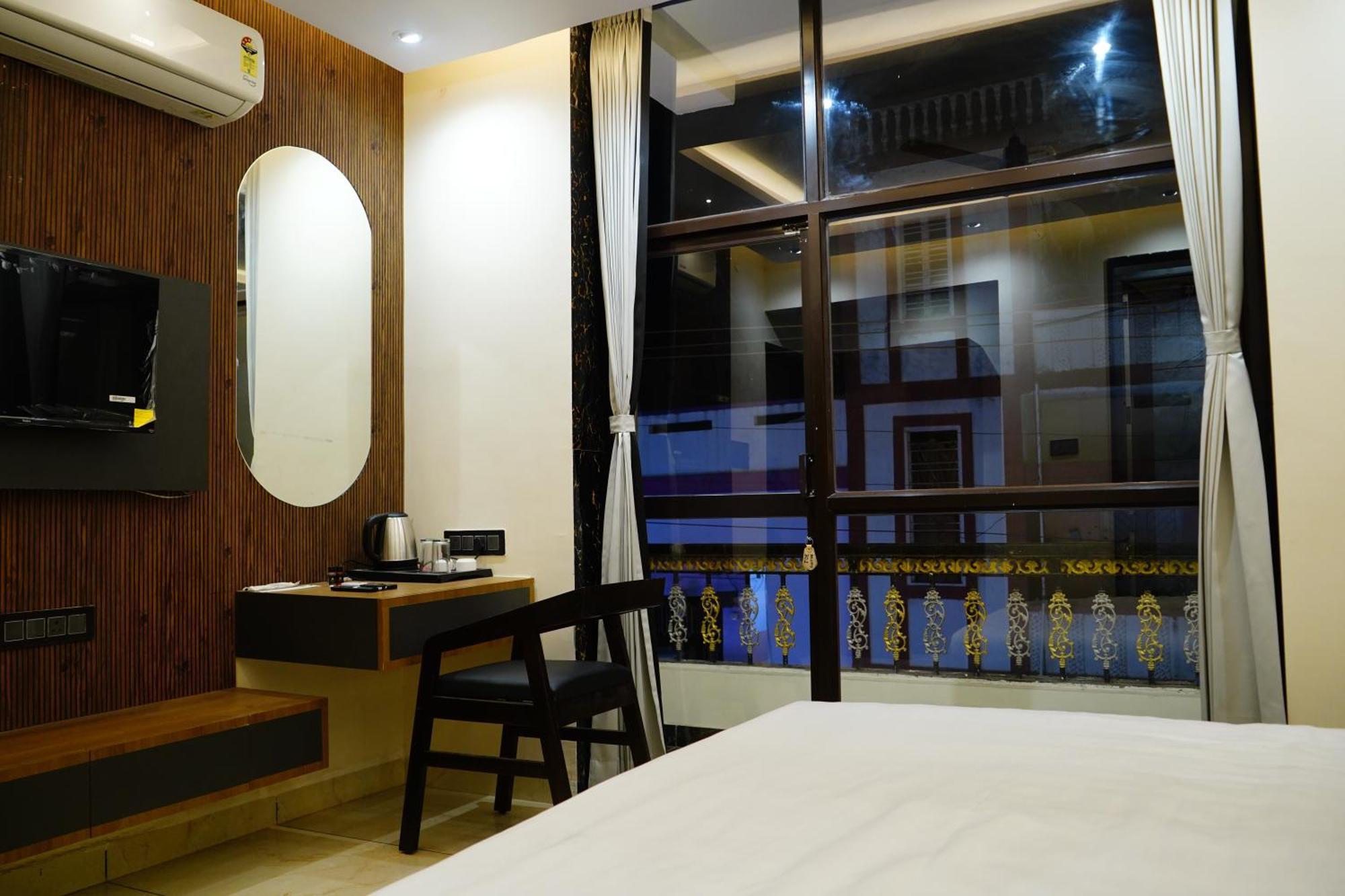 גאיה Hotel Shakuntla Palace - 400 Meters Away From Vishnu Pad Temple 7 Mins Walk מראה חיצוני תמונה