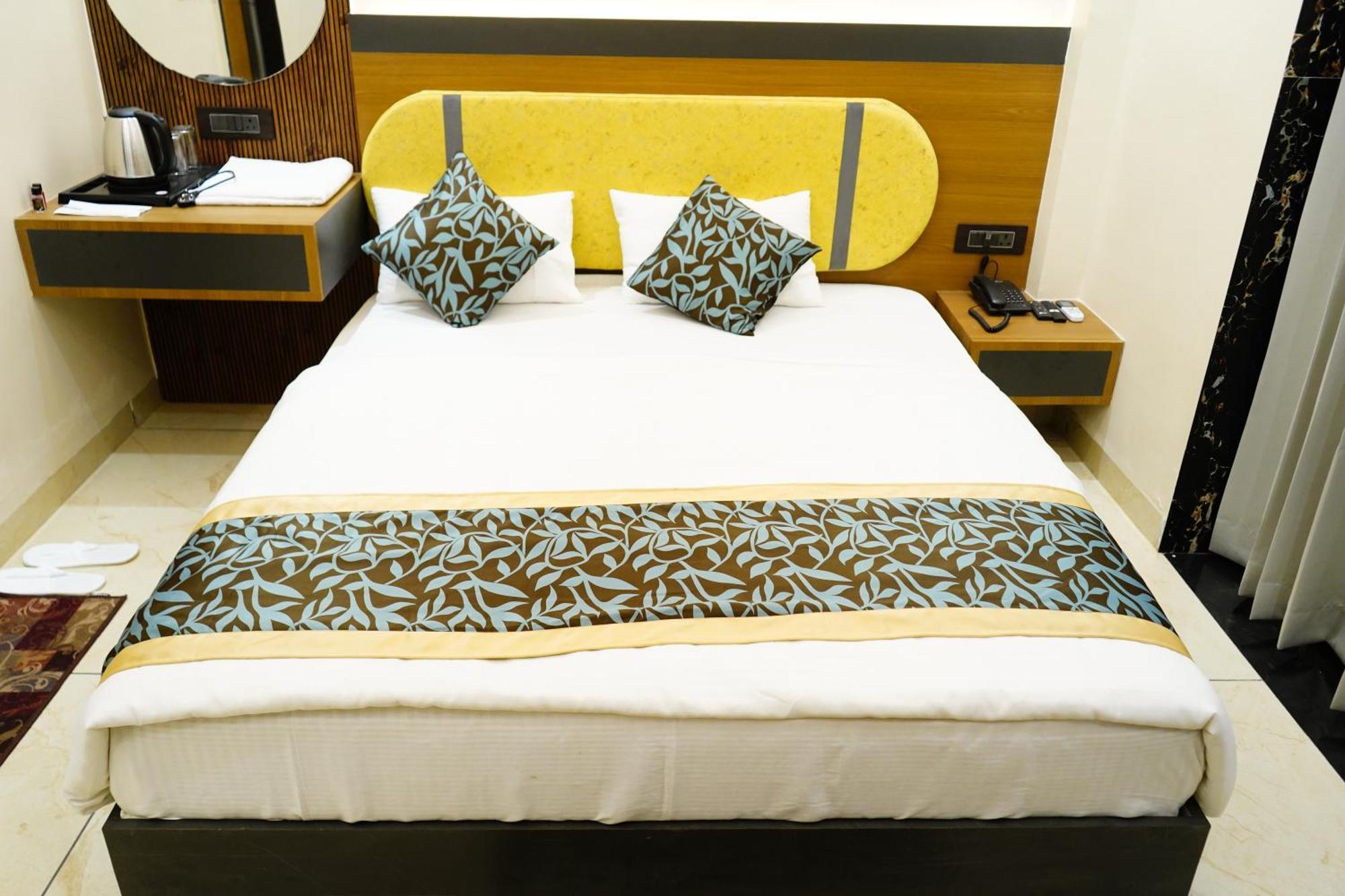גאיה Hotel Shakuntla Palace - 400 Meters Away From Vishnu Pad Temple 7 Mins Walk מראה חיצוני תמונה