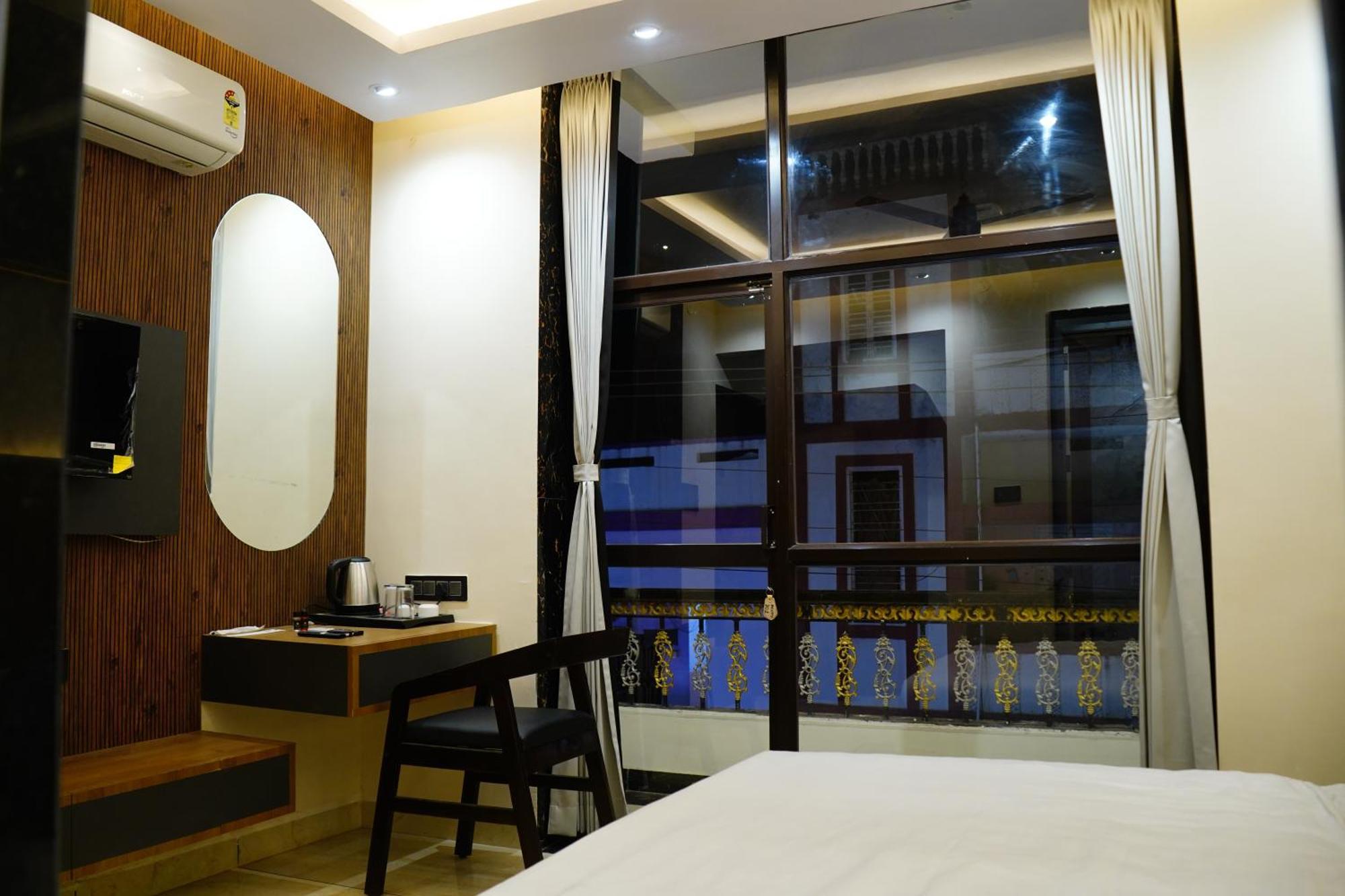 גאיה Hotel Shakuntla Palace - 400 Meters Away From Vishnu Pad Temple 7 Mins Walk מראה חיצוני תמונה
