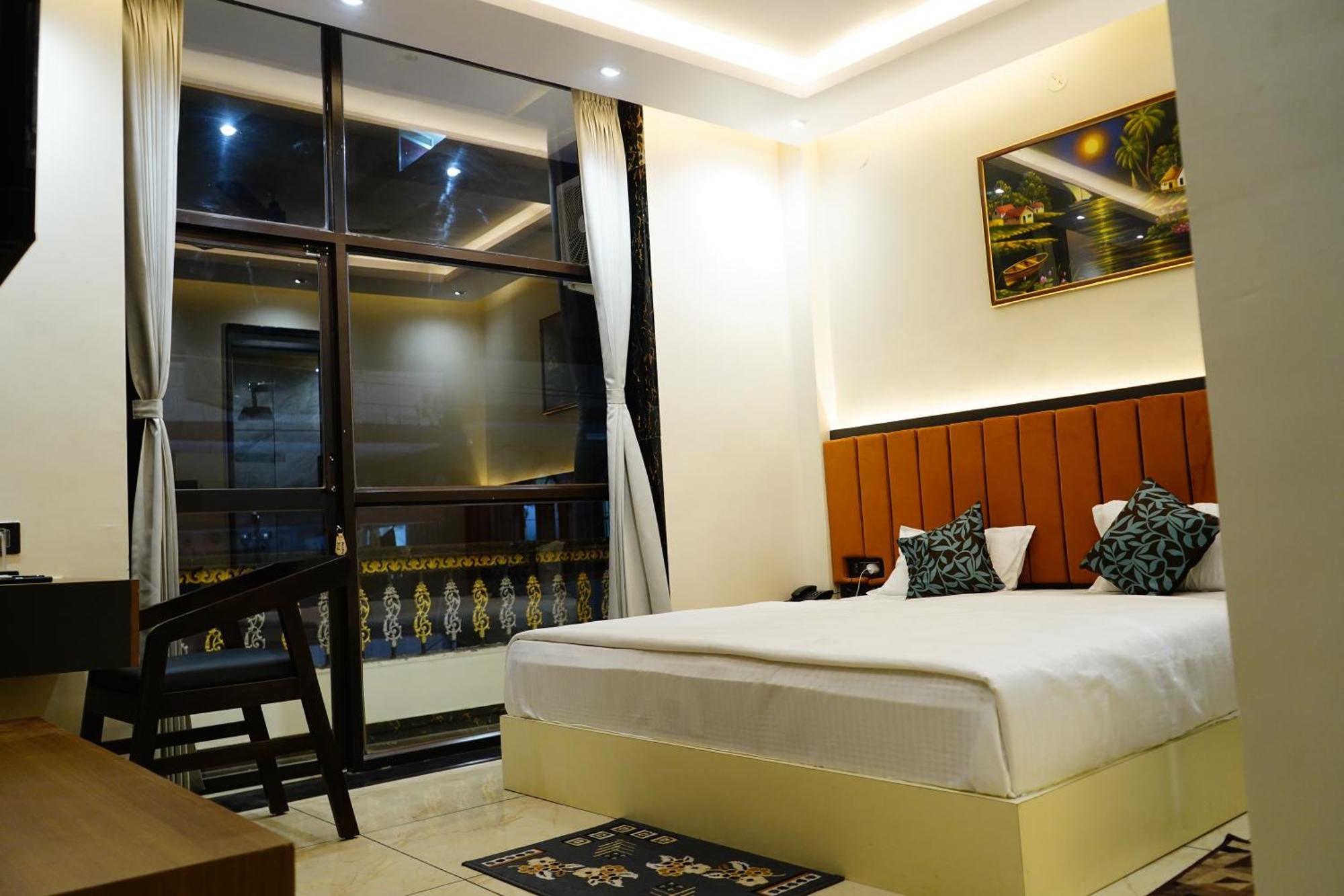 גאיה Hotel Shakuntla Palace - 400 Meters Away From Vishnu Pad Temple 7 Mins Walk מראה חיצוני תמונה