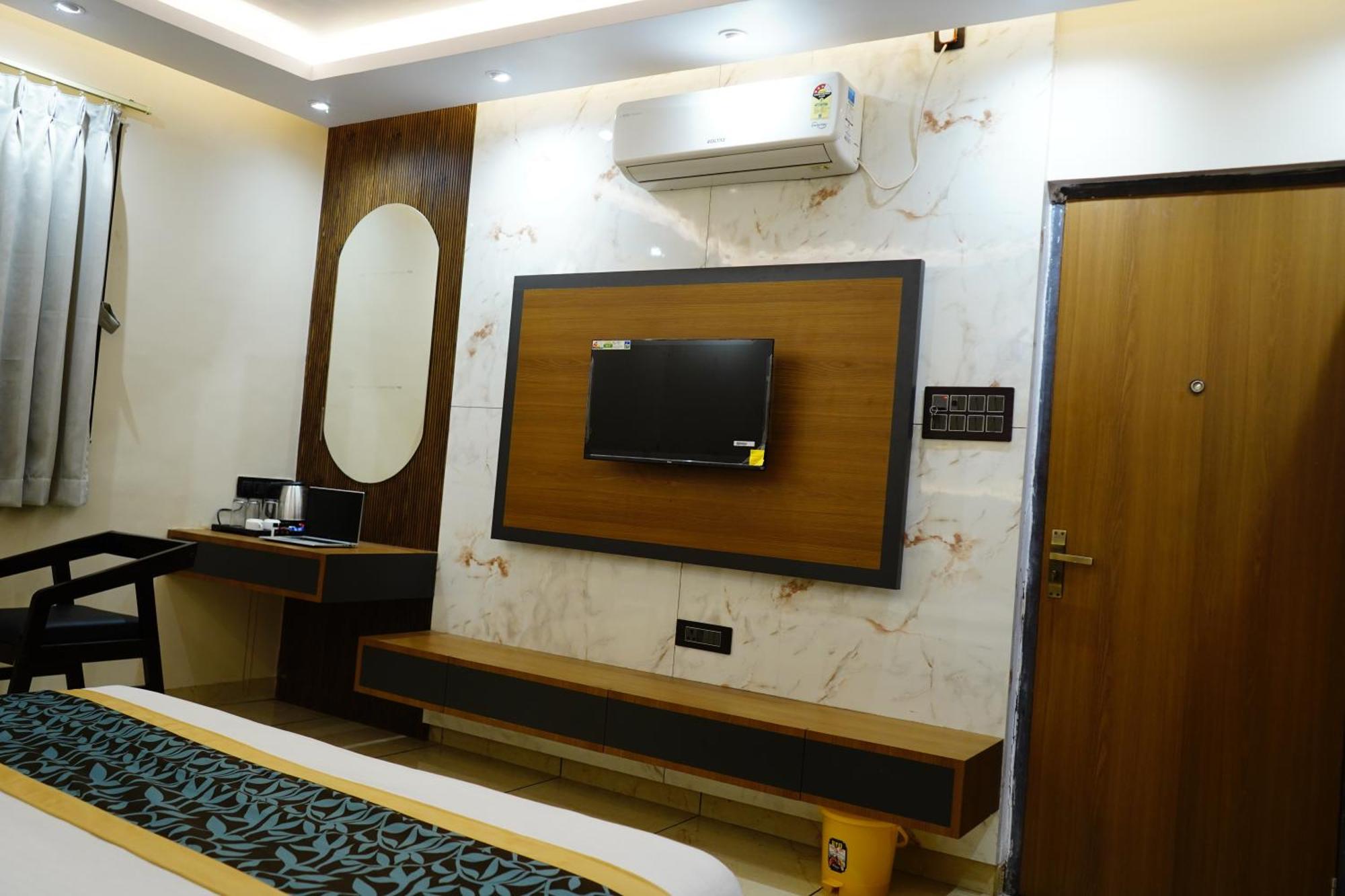 גאיה Hotel Shakuntla Palace - 400 Meters Away From Vishnu Pad Temple 7 Mins Walk מראה חיצוני תמונה