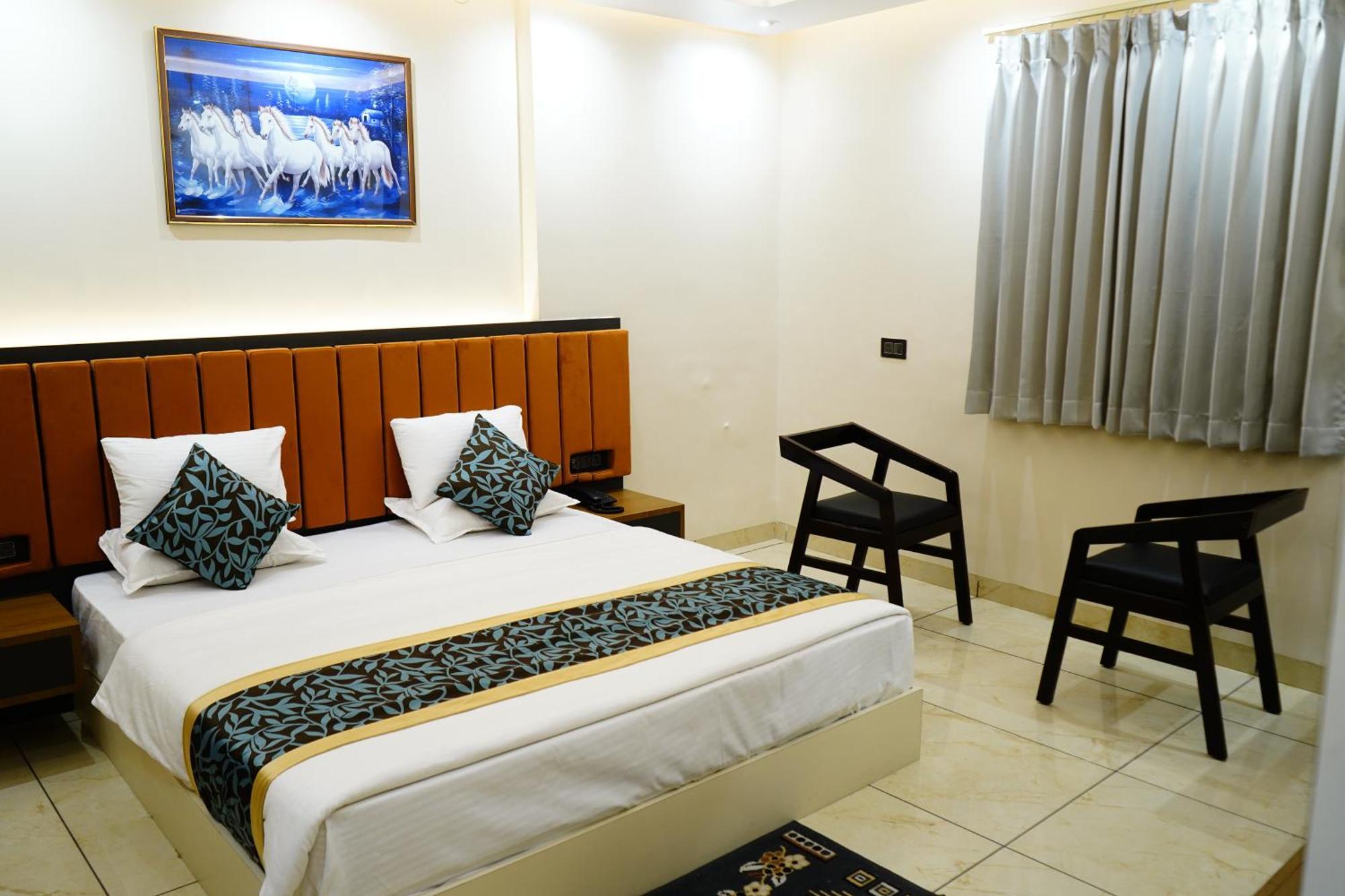 גאיה Hotel Shakuntla Palace - 400 Meters Away From Vishnu Pad Temple 7 Mins Walk מראה חיצוני תמונה