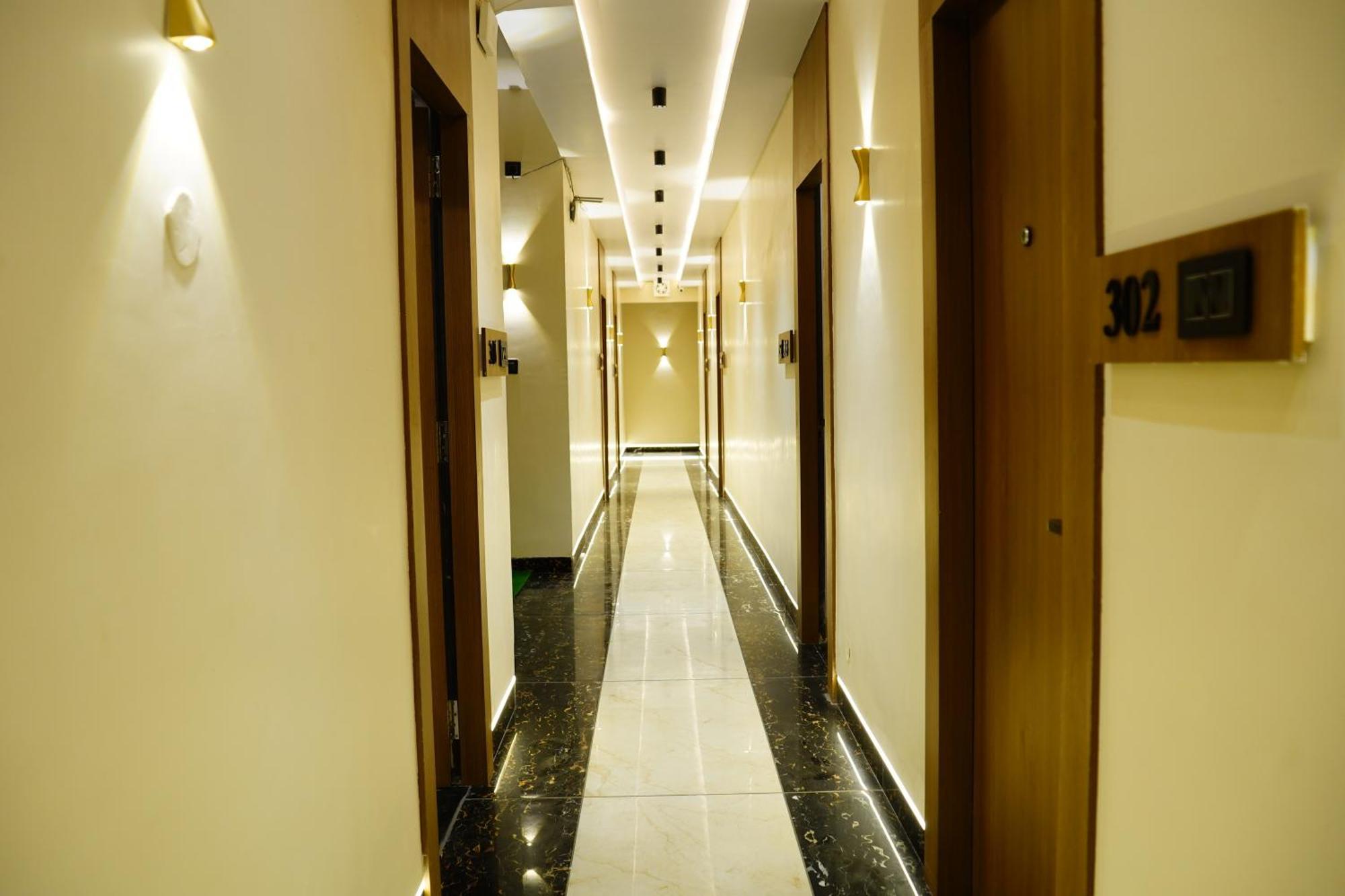 גאיה Hotel Shakuntla Palace - 400 Meters Away From Vishnu Pad Temple 7 Mins Walk מראה חיצוני תמונה