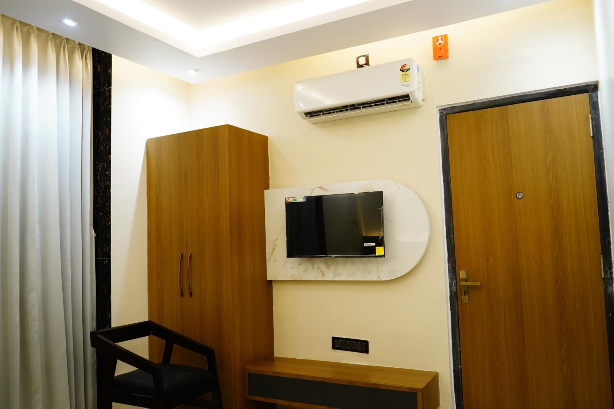 גאיה Hotel Shakuntla Palace - 400 Meters Away From Vishnu Pad Temple 7 Mins Walk מראה חיצוני תמונה