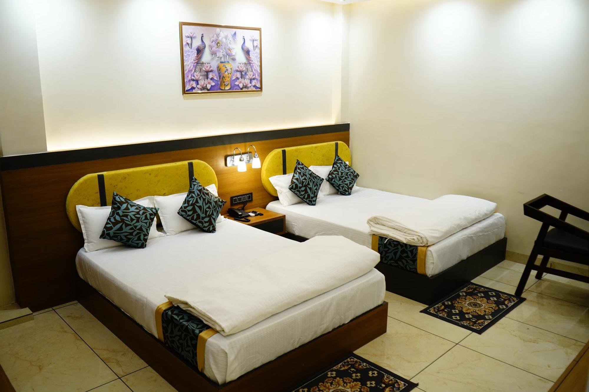 גאיה Hotel Shakuntla Palace - 400 Meters Away From Vishnu Pad Temple 7 Mins Walk מראה חיצוני תמונה