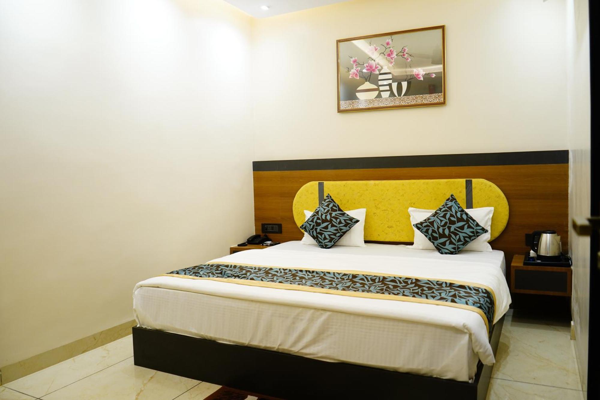 גאיה Hotel Shakuntla Palace - 400 Meters Away From Vishnu Pad Temple 7 Mins Walk מראה חיצוני תמונה
