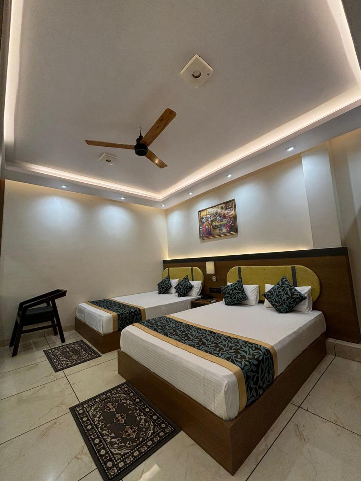 גאיה Hotel Shakuntla Palace - 400 Meters Away From Vishnu Pad Temple 7 Mins Walk מראה חיצוני תמונה
